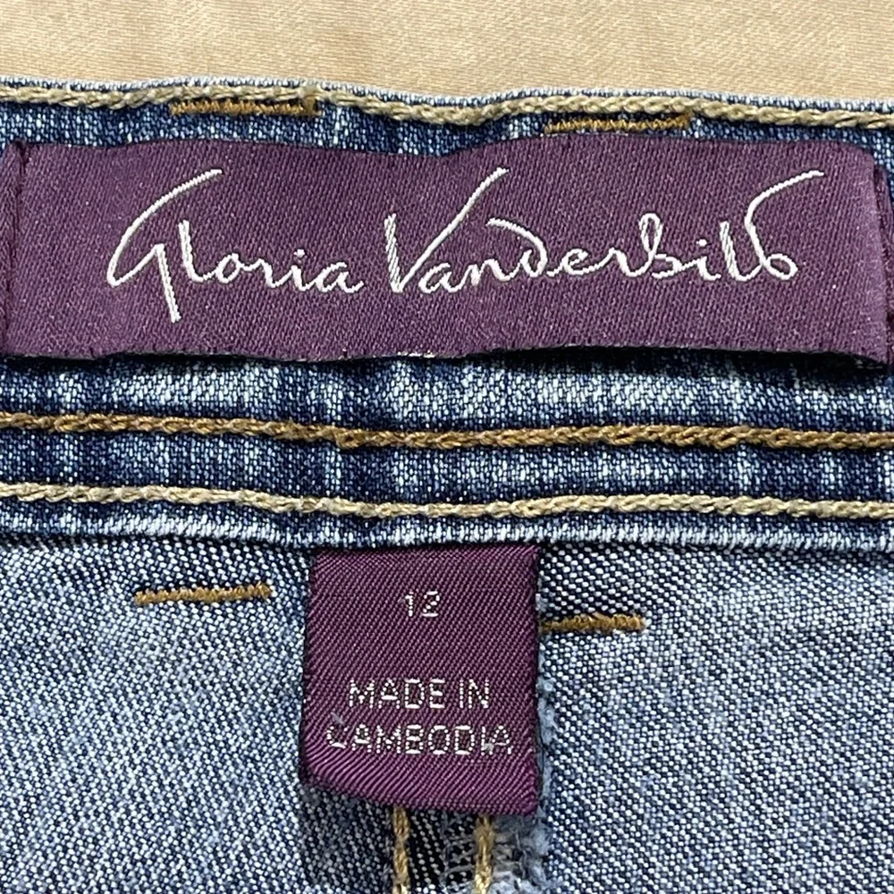 Gloria Vanderbilt stylish blue